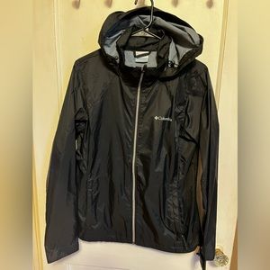 Women’s size large Columbia rain jacket, worn once, basically brand new!